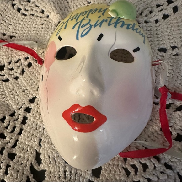 VINTAGE 1985 Vandor Hand Painted
Happy Birthday Decorative Party Mask - Picture 4 of 6